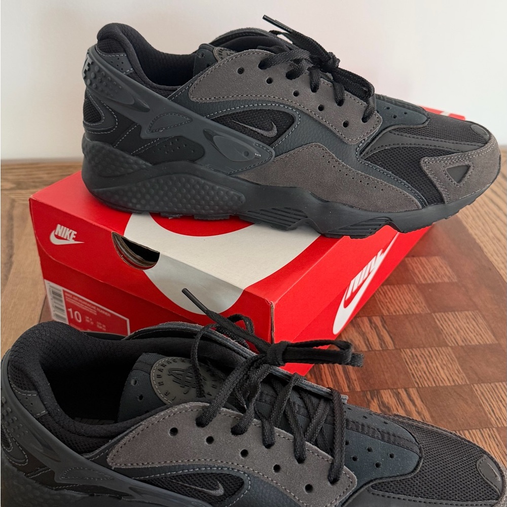 Men's Grey and Black Nike Air Huarache Runner - Picture 2 of 8